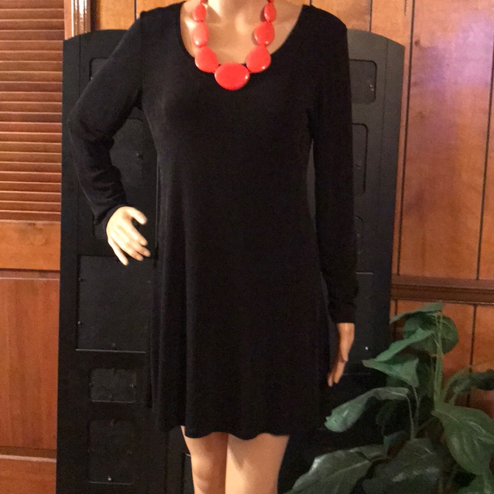 Black long-sleeve dress